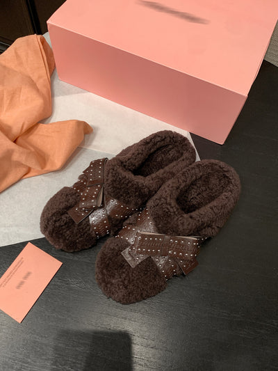 Pure shearling warmth